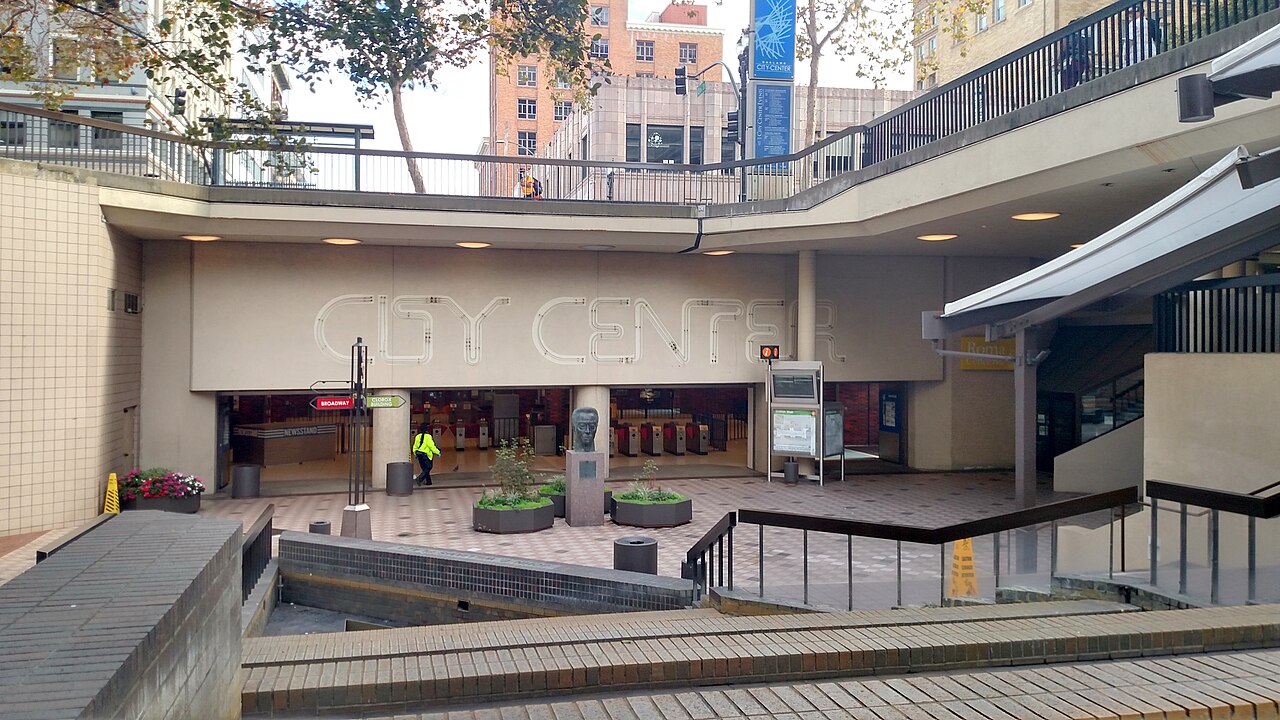Entrance to the 12th Street Oakland City Center BART station